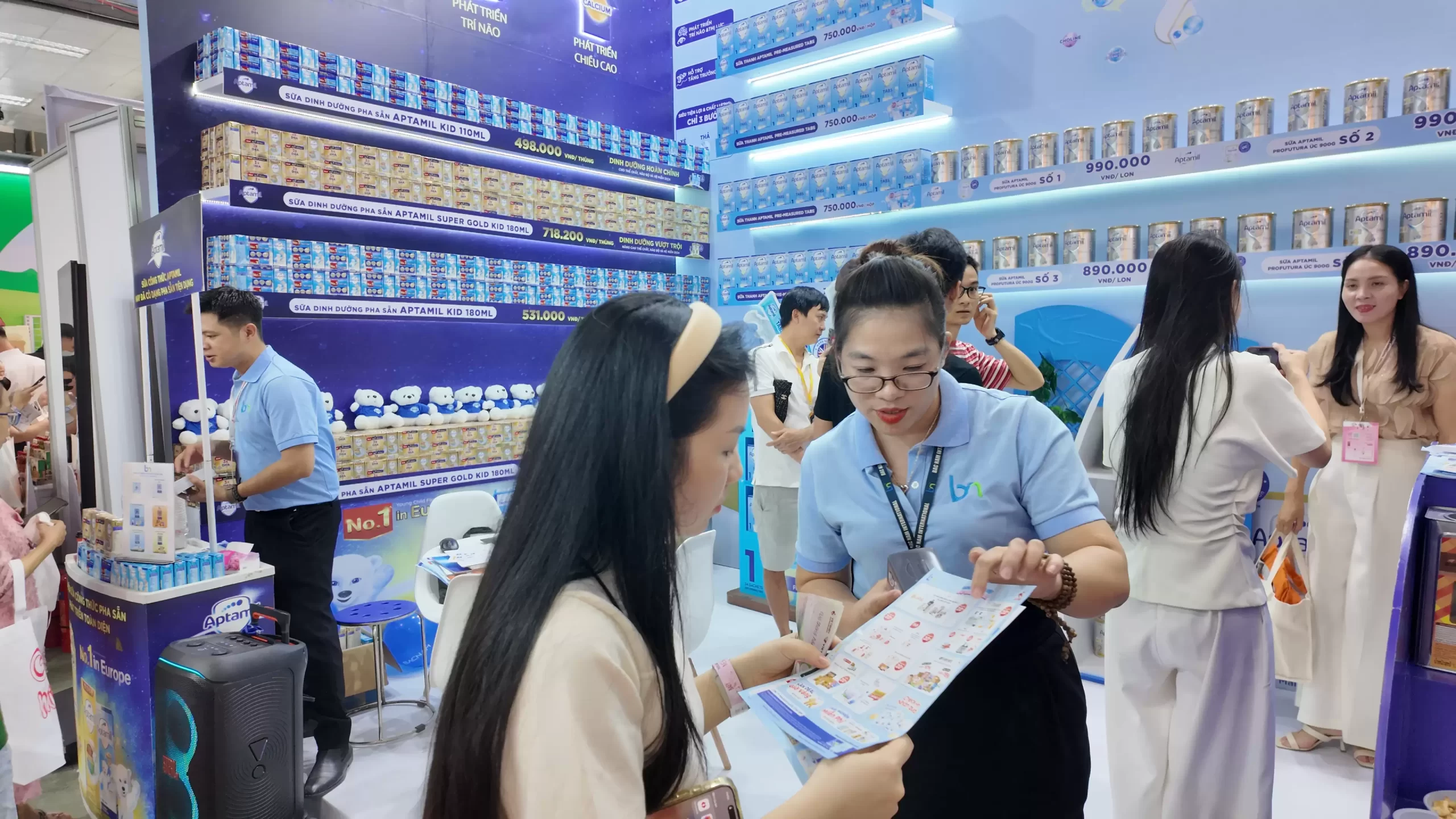 Ba mẹ có thể nhận tư vấn và cẩm nang chăm bé tại sự kiện